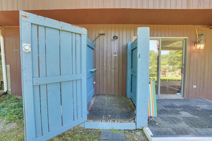 Pet-friendly Vacation Rental w / Lake Access