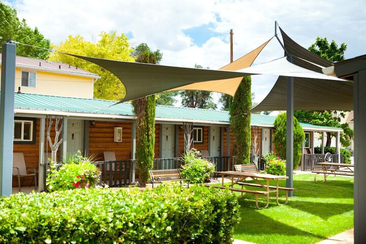 Hotel 4 of 41