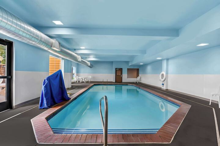 Pool 11 of 49