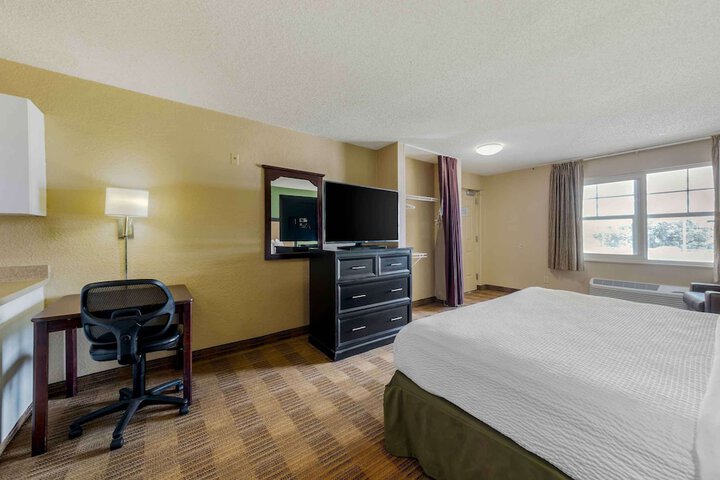Room 12 of 26