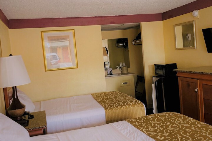 Room 23 of 29
