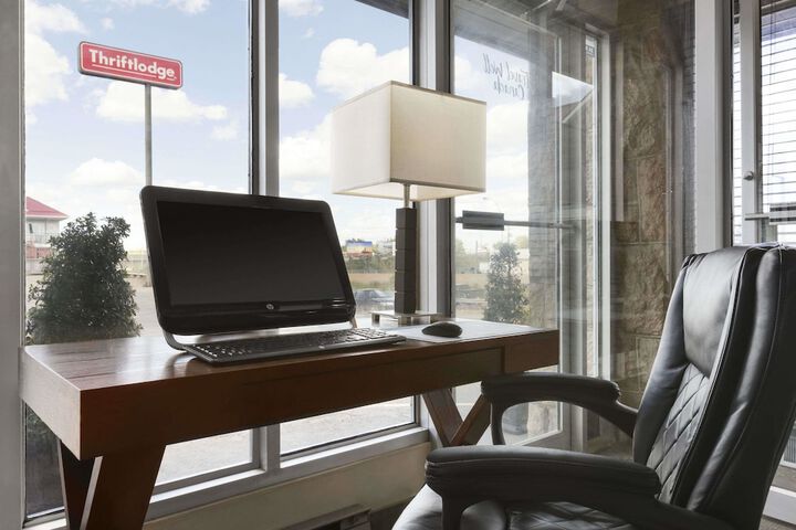 Business Center 58 of 59