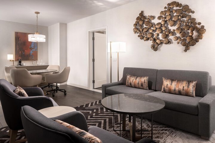 Room 42 of 103