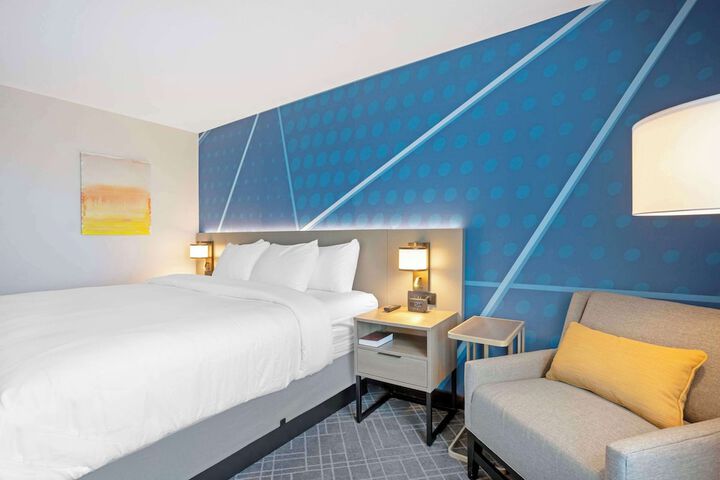 Room 21 of 53