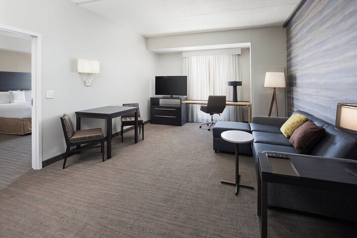 Room 13 of 37