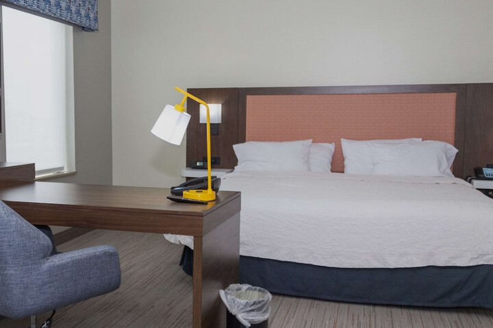 Hampton Inn & Suites Riverton