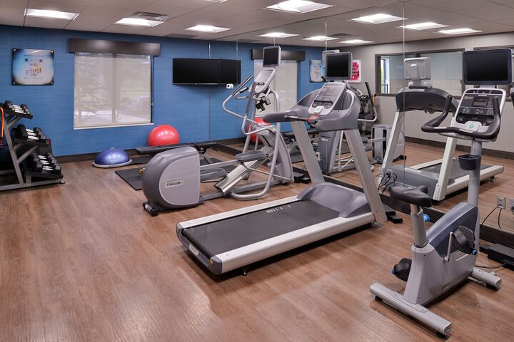 Holiday Inn Express & Suites Bryant - Benton Area by IHG