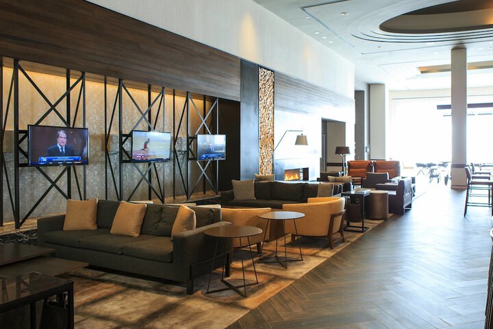 Lounge 109 of 125
