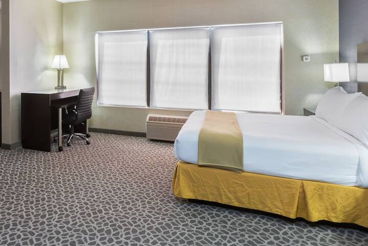 Room 33 of 45