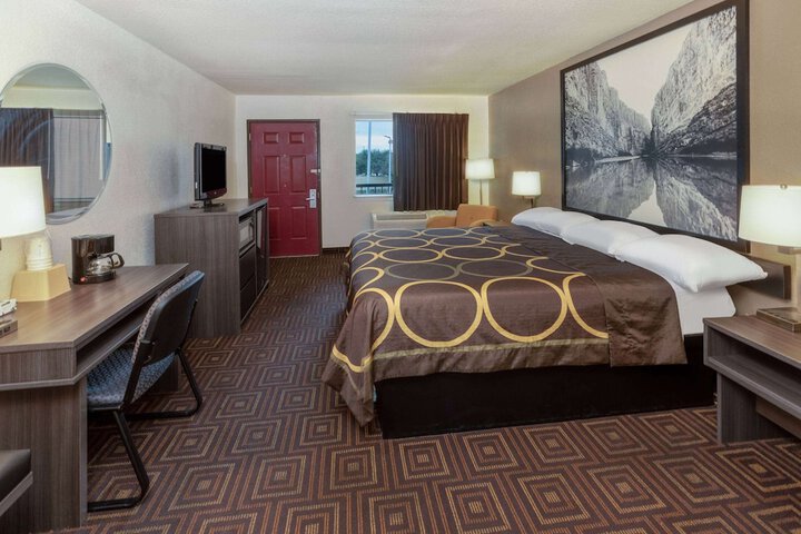 Room 11 of 29