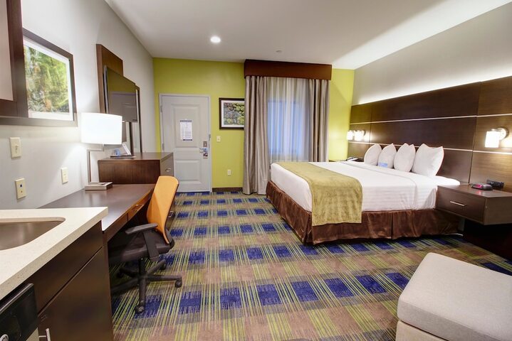Room 37 of 43