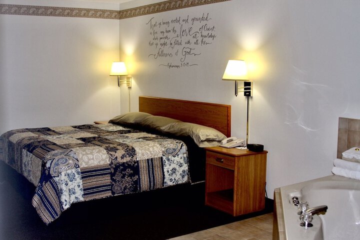 Room 12 of 16
