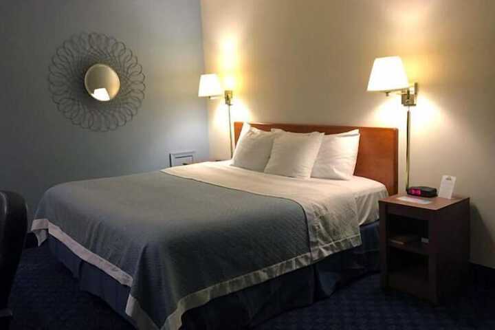Room 14 of 18