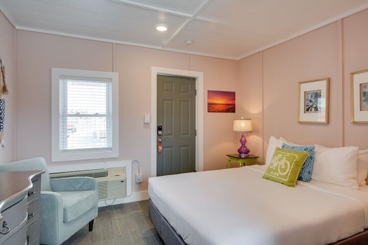 Room 44 of 77