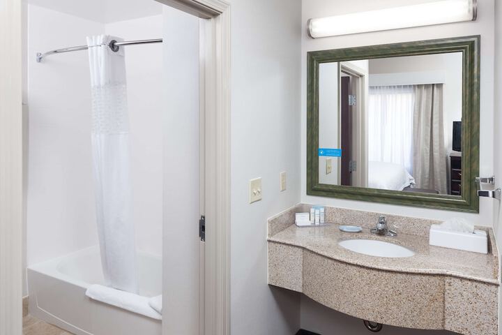Room 15 of 27