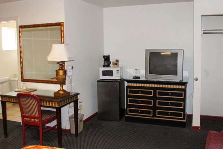 Room 15 of 27