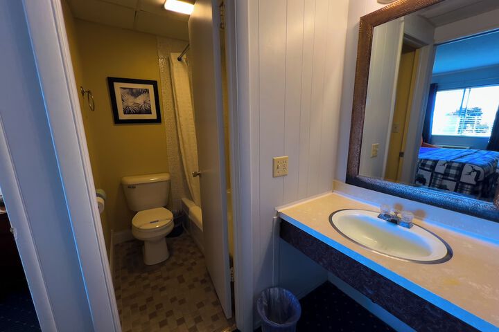 Room 37 of 81
