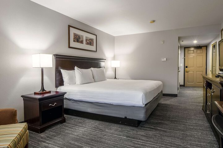 Room 43 of 104