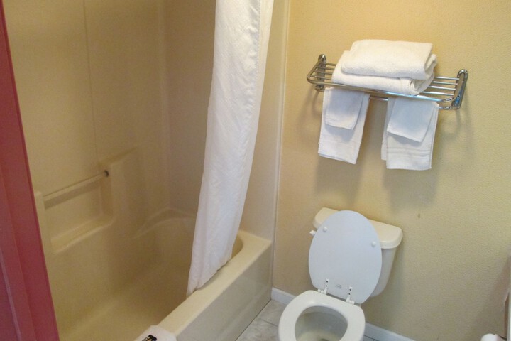 Room 6 of 19