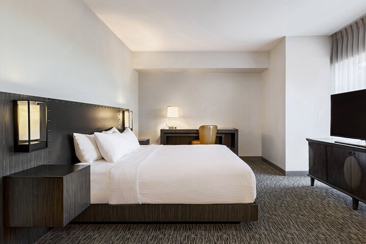 Room 16 of 37