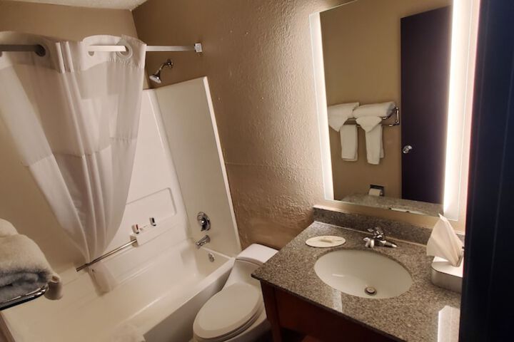 Room 8 of 27