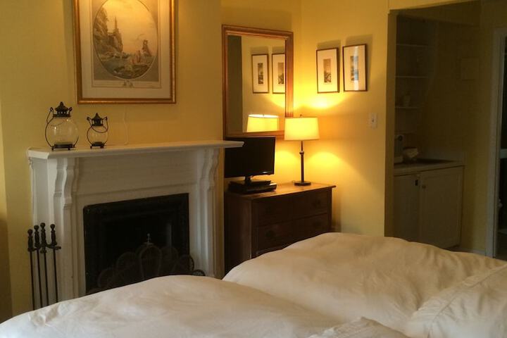 Room 166 of 238