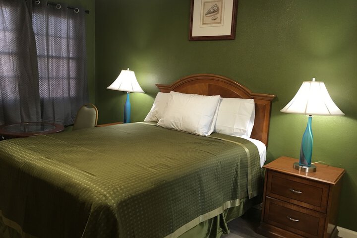Room 9 of 24