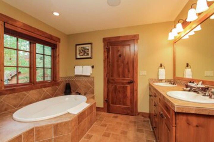 Discovery Chalet 164 - Three Bedroom Chalet