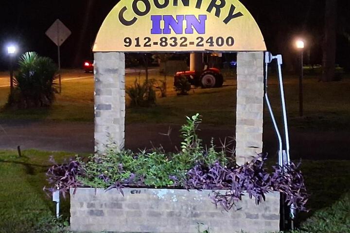 Country Inn 15099 HWY 17 Townsend GA 31331
