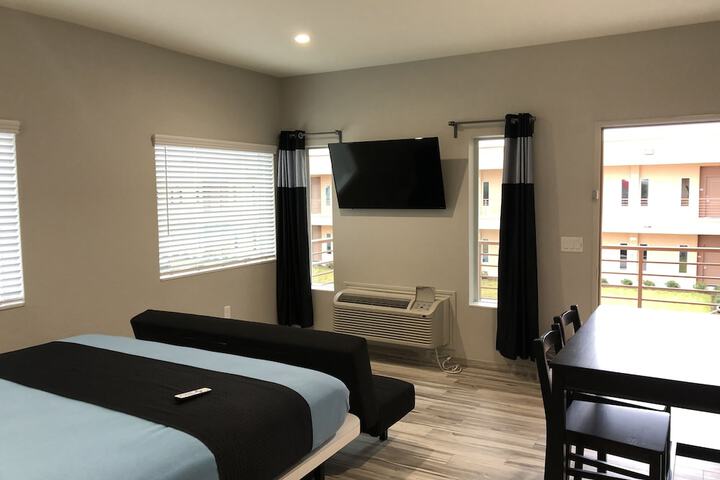 Room 7 of 9