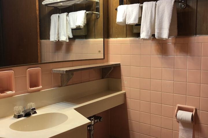 Room 13 of 21