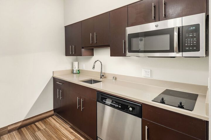 Hampton Inn & Suites Seattle-North / Lynnwood