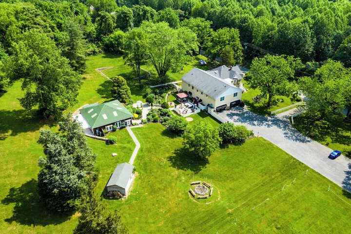 Stone Manor Boutique Inn