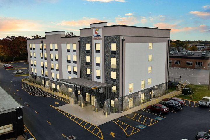 Hotel 2 of 32