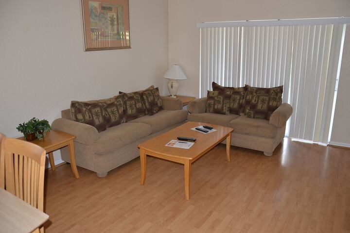 Room 12 of 16