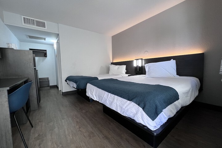 Room 21 of 43