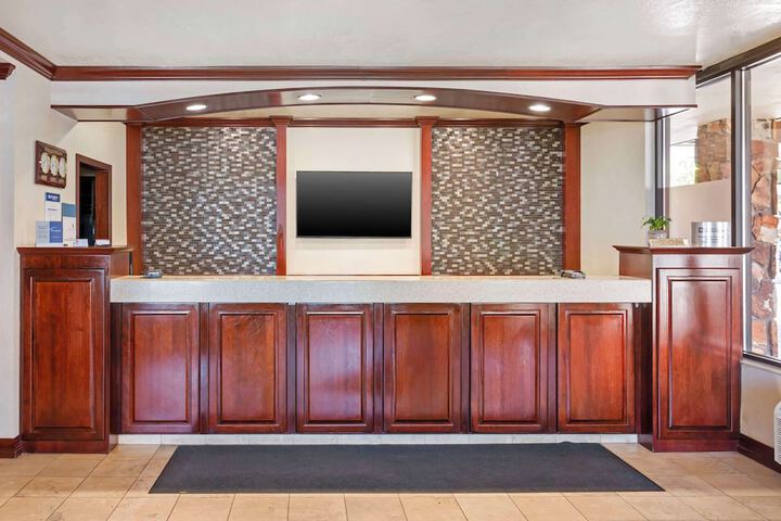 Best Western Plus Weston Inn