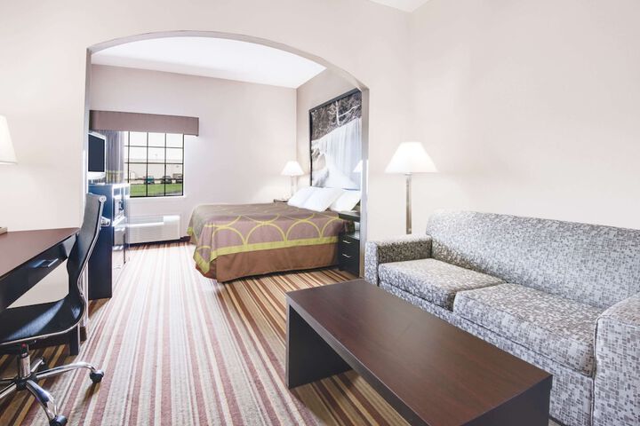 Room 11 of 16