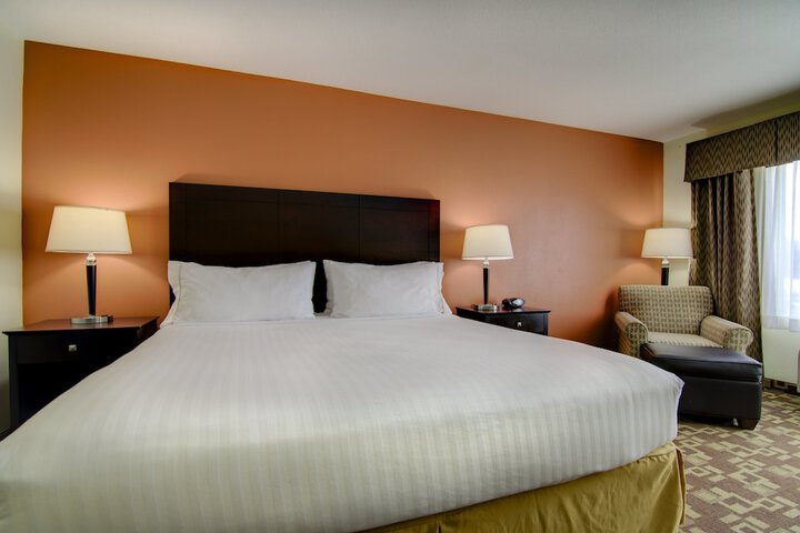Room 34 of 48
