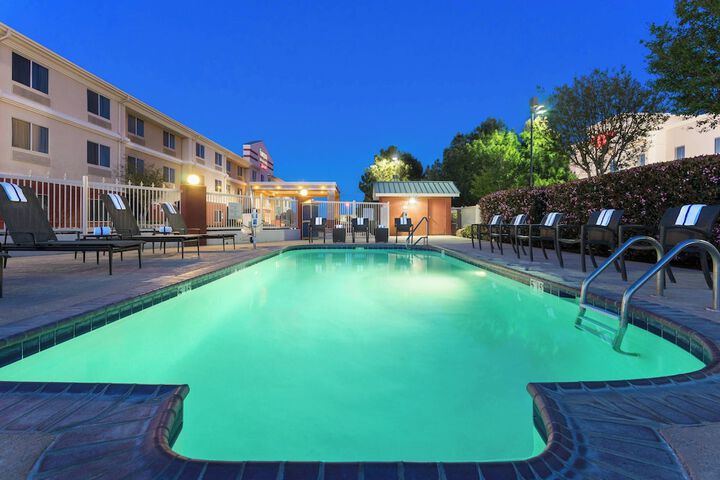 Pool 4 of 22