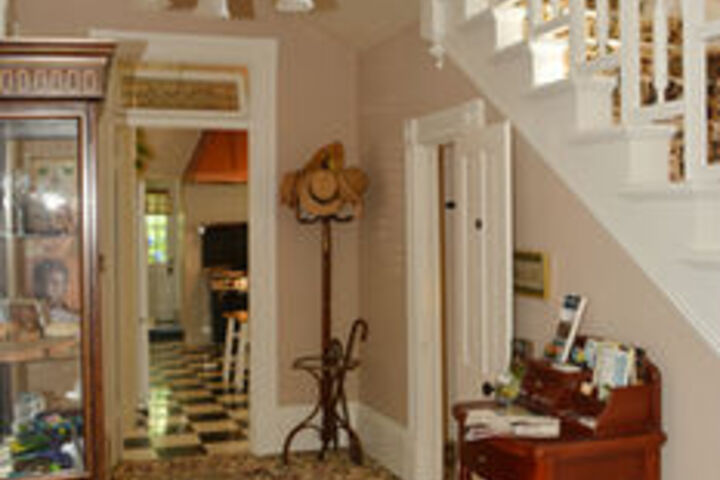 Deer Creek Inn