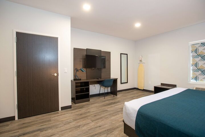 Room 28 of 39