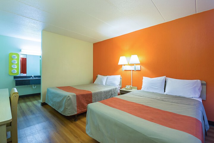 Room 45 of 49
