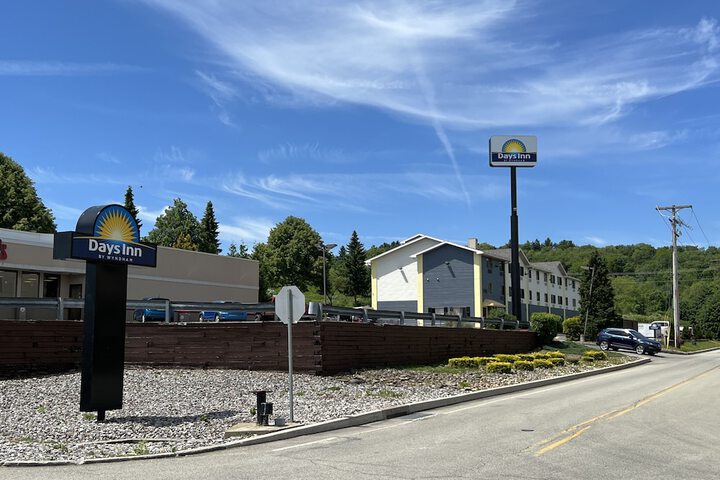 Days Inn by Wyndham Somerset PA I-70 I-76