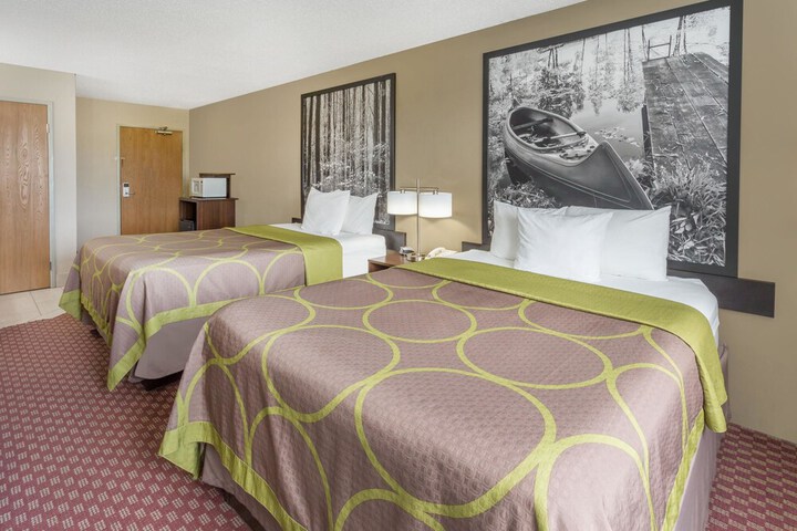 Super 8 by Wyndham Hebron Lowell Area