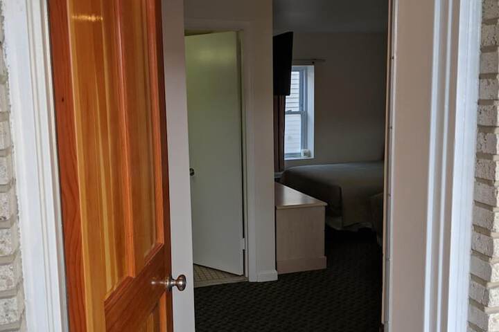 Room 28 of 51