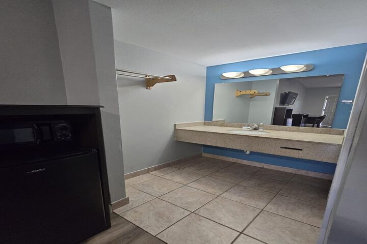 Luxury Inn & Suites and RV Park