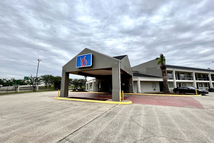 Hotel 2 of 27