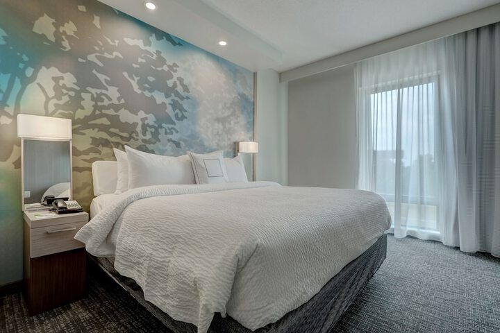 Room 21 of 34