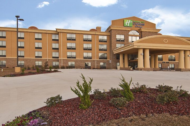 Holiday Inn Express & Suites Jackson / Pearl Intl Airport by IHG